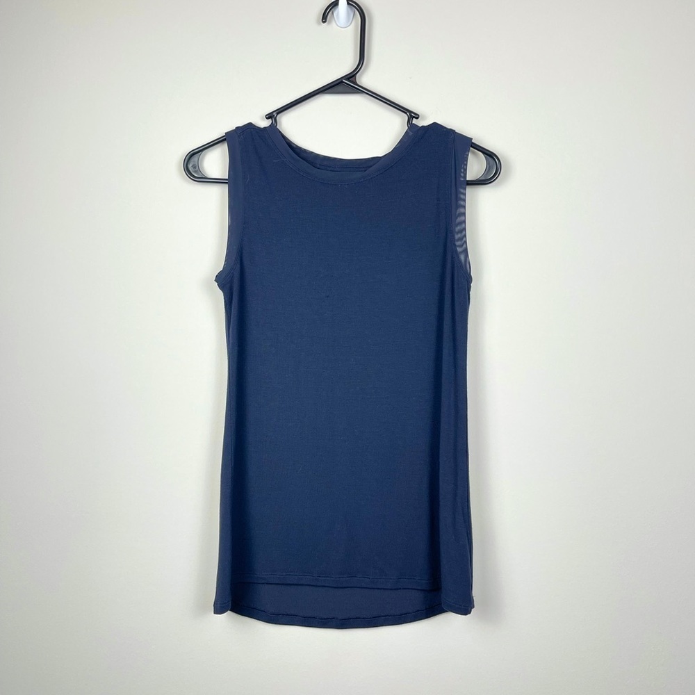 Athleta Navy Tank With Mesh Sleeve Lining
